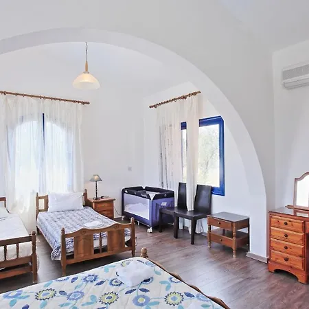 Mandola Rosa Villa Prodromi